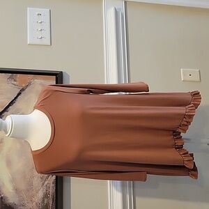 Hi Low Ruffle Bottom Top - Large NWOT